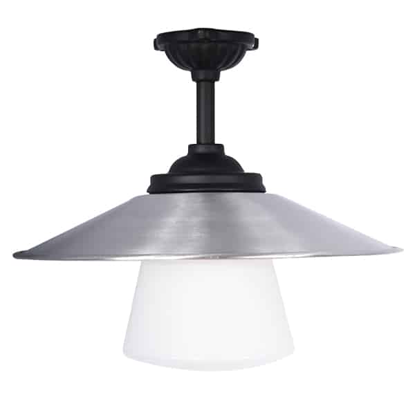 Asemalamppu roikkuu 30cm