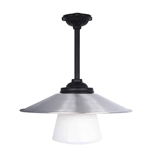 Asemalamppu roikkuu 40cm